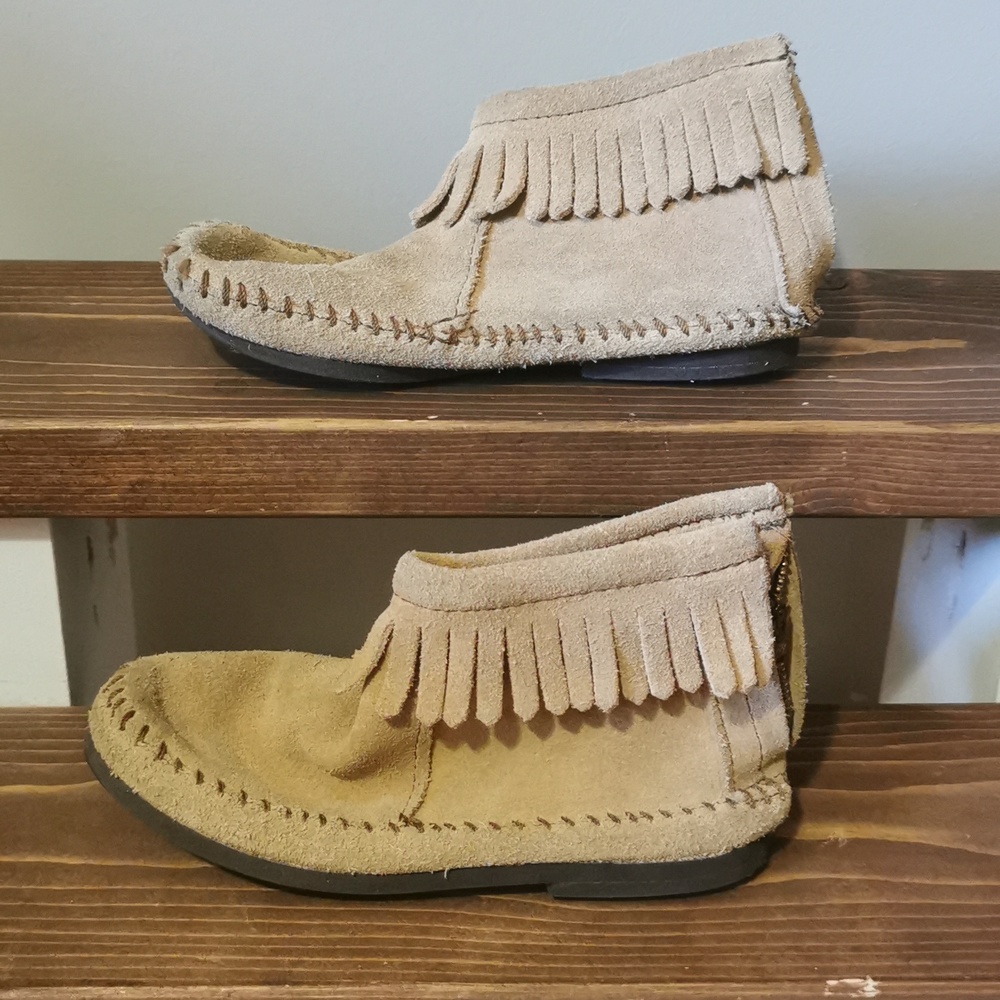 Girls Minnetonka Suede Moccasin Booties